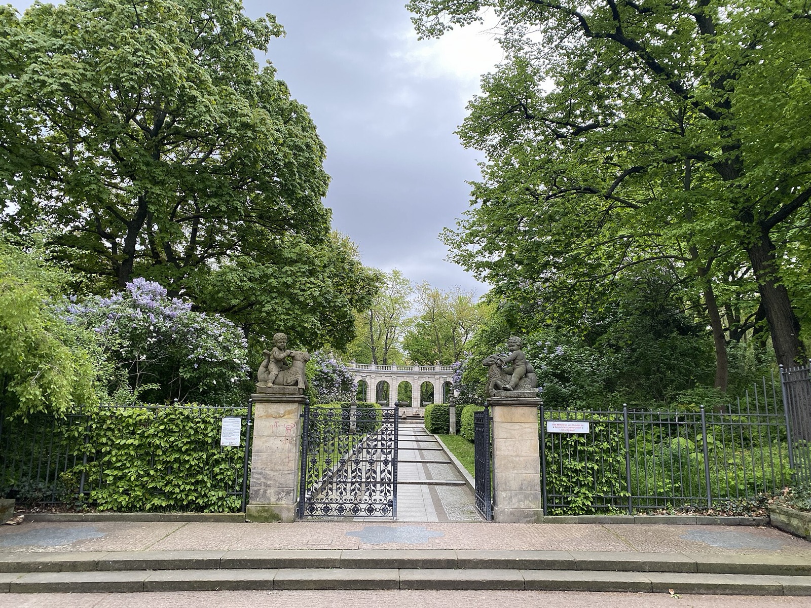 Laufweg im Volkspark Friedrichshain